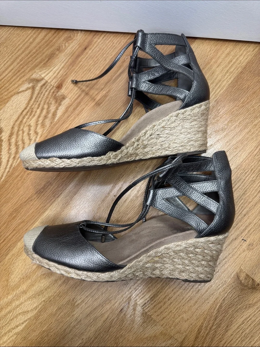 Vionic Wedge Sandals Espadrilles~Lace Up Platinum Metallic~Silver - Size 8 US